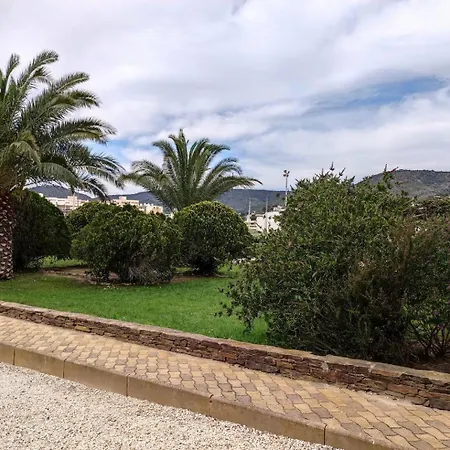 T2- Piscine- Commerces- Plages- Clim *