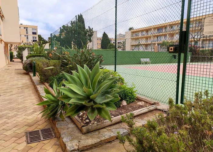 Апартаменты T2- Piscine- Commerces- Plages- Clim *