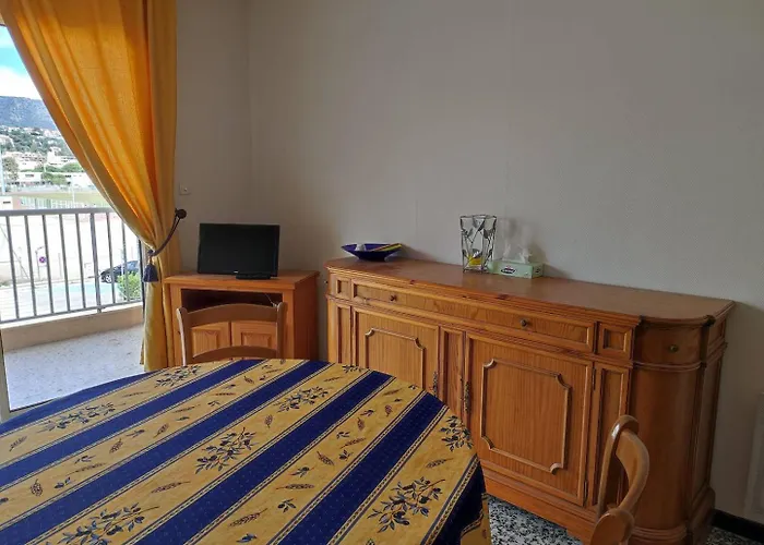 T2- Piscine- Commerces- Plages- Clim